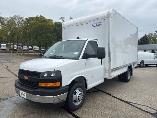 New 2025 Summit White Chevrolet 1WT image 1