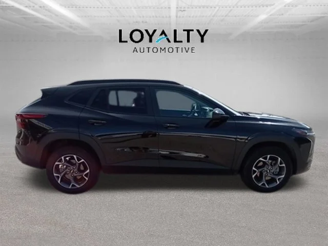 Used 2025 Black Chevrolet LT image 6