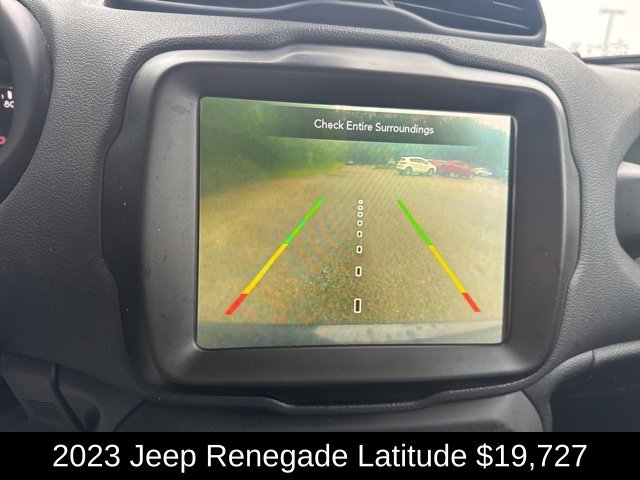 Used 2023 Graphite Gray Jeep Latitude image 29