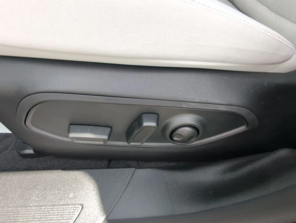 2026 Jeep Cherokee Laredo - Photo 18