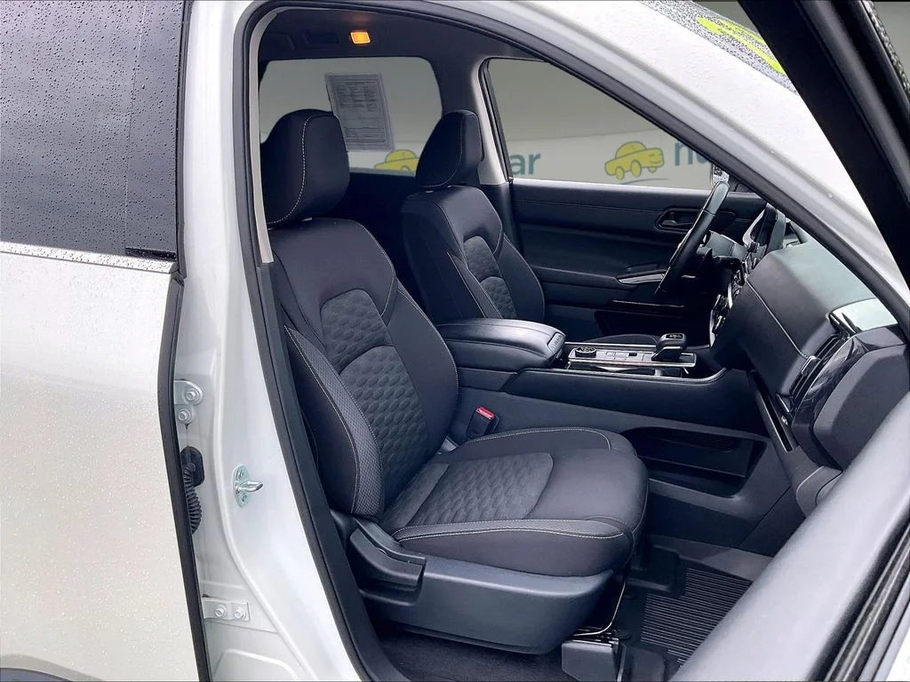 Used 2023 Pearl White Tricoat Nissan SV image 10