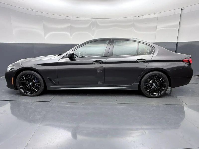 Used 2022  BMW 540i xDrive Sedan 4D image 7