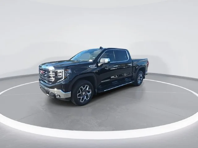 Used 2025 Black GMC SLT image 4