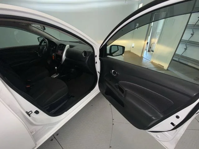 Used 2017 White Nissan 1.6 SV image 23