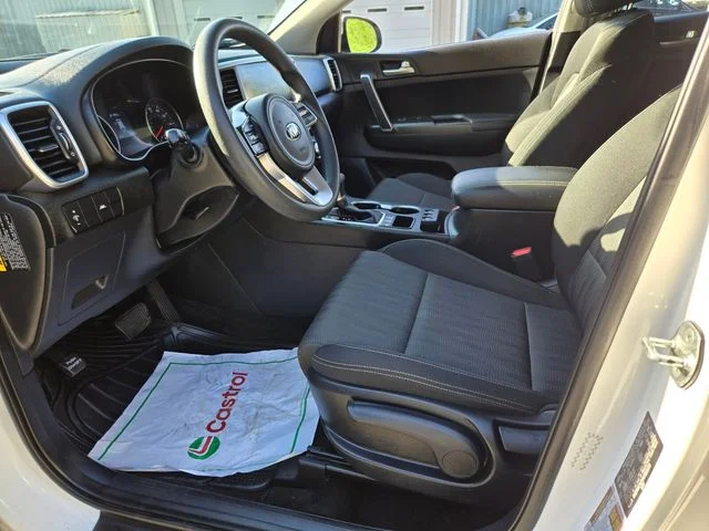 Used 2022 White Kia LX image 11