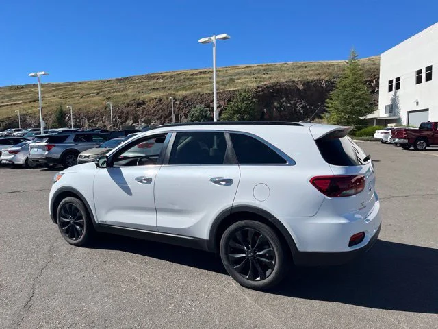 Used 2020 Snow White Pearl Kia S V6 image 11