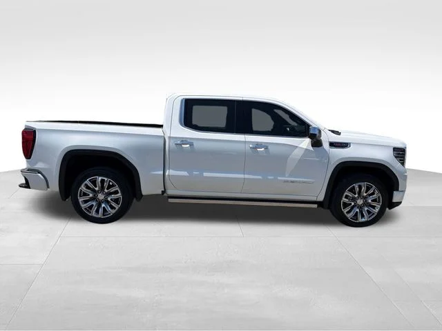 Used 2025 White GMC Denali image 8