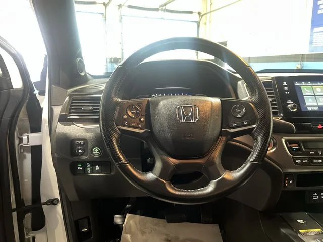 Used 2024 White Honda EX-L image 13