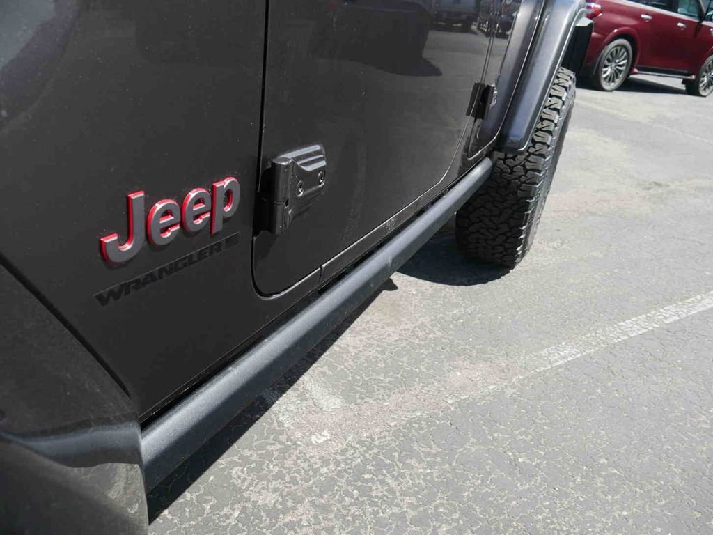 New 2026 Granite Crystal Metallic Clear-Coat Exterior Paint Jeep Rubicon image 14