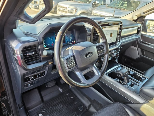 Used 2025 Agate Black Metallic Ford LARIAT image 49