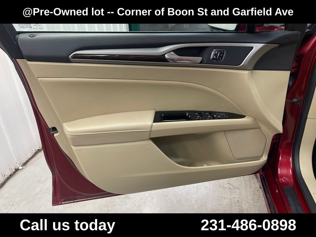 Used 2016 Red Ford SE image 15