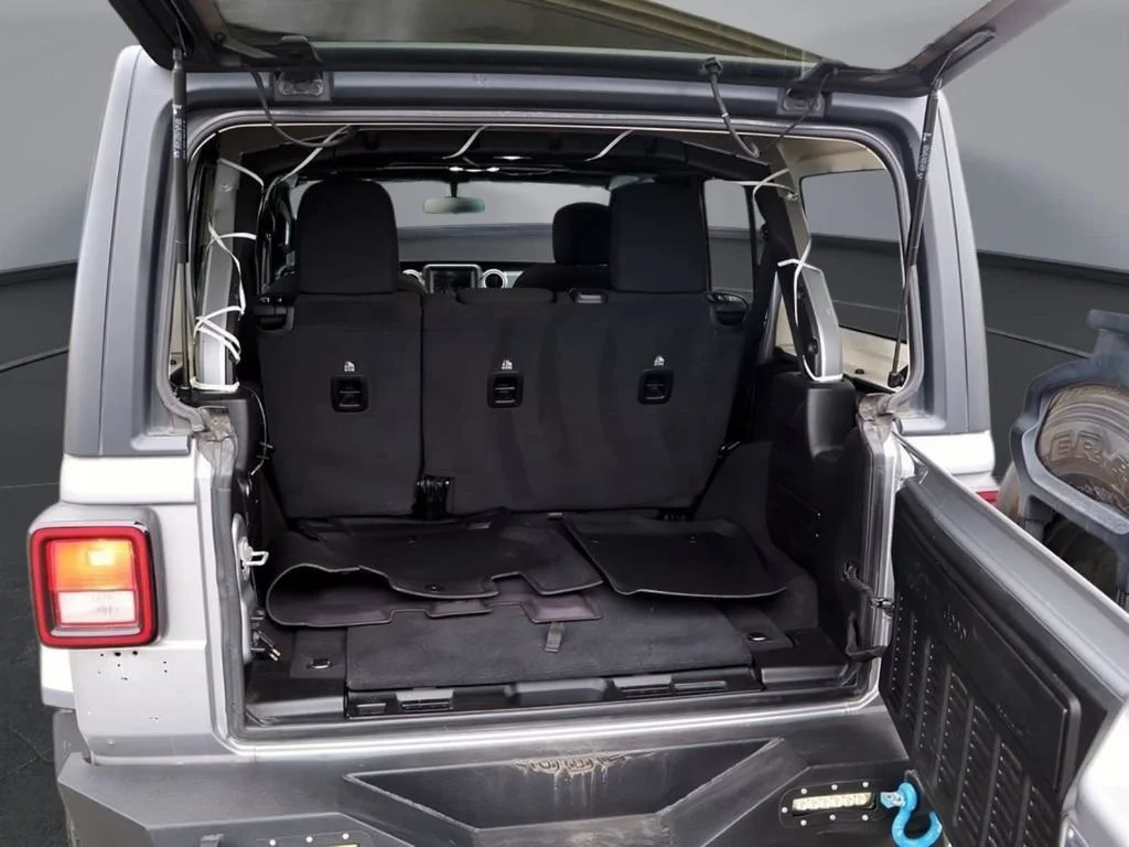 2020 Jeep Wrangler Unlimited Sahara - Photo 10