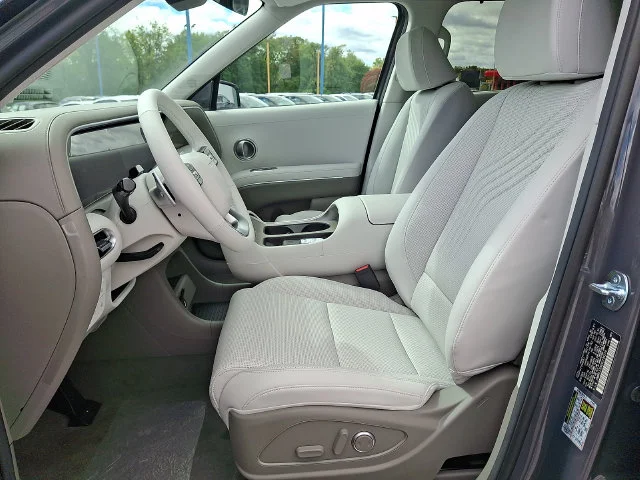 New 2027 Gray Hyundai SEL image 9