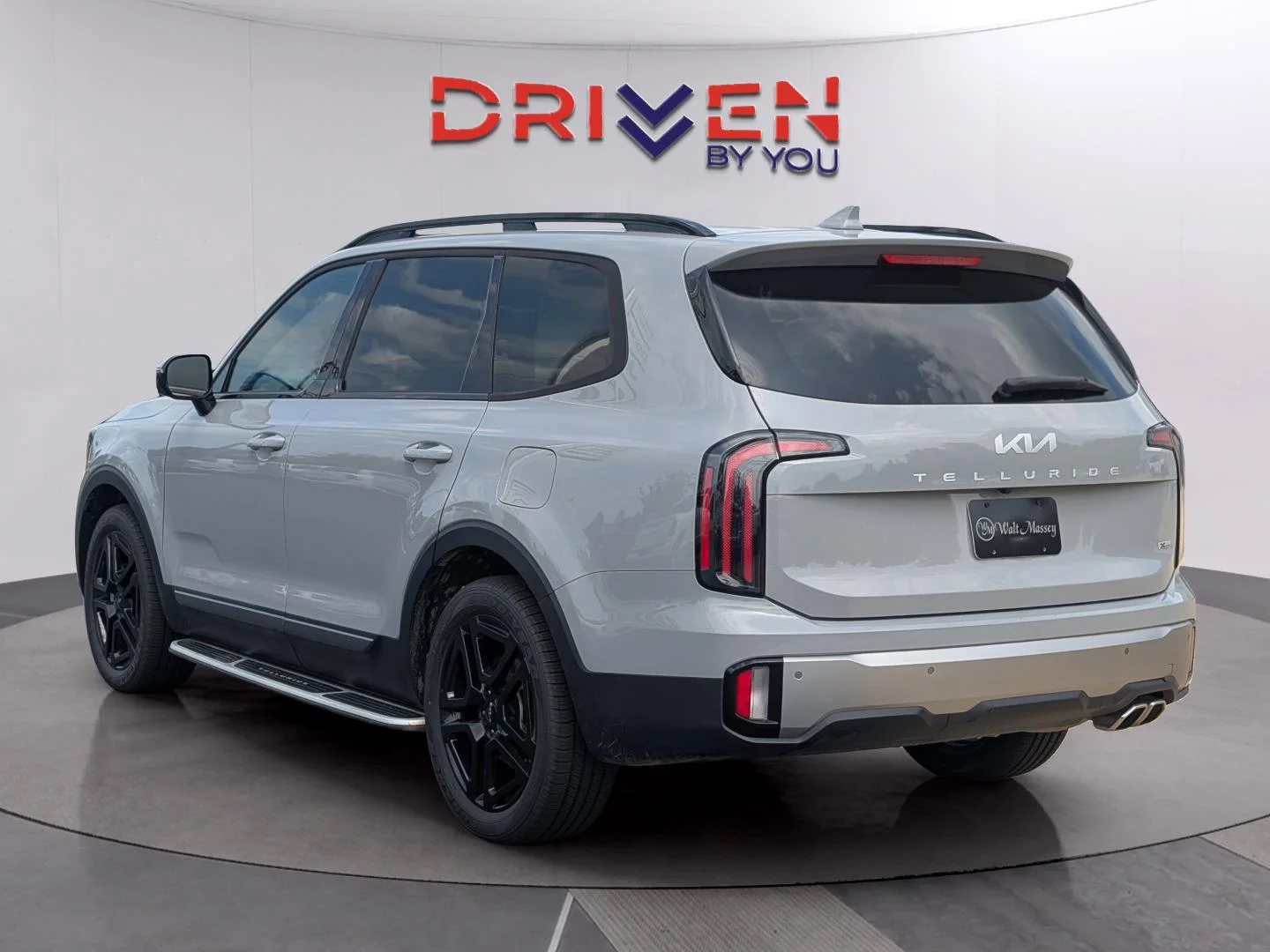 Used 2023 Wolf Gray Kia SX X-Line image 3
