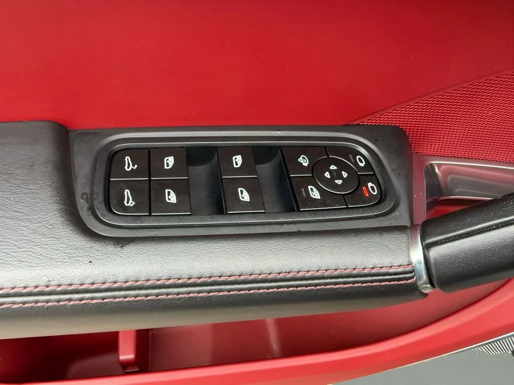 Used 2022  Porsche Turbo image 15
