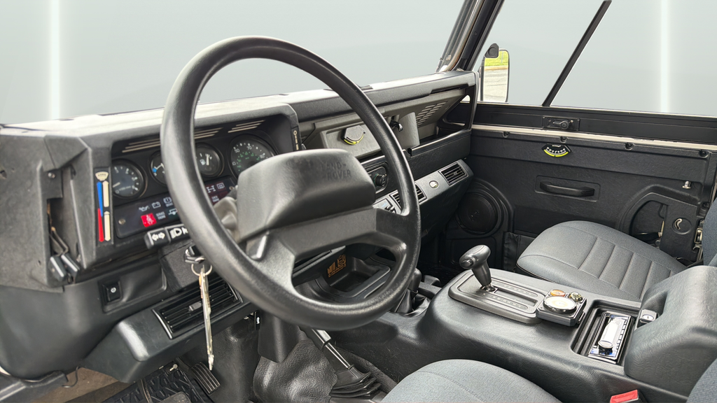 Used 1997 White Land Rover  image 19