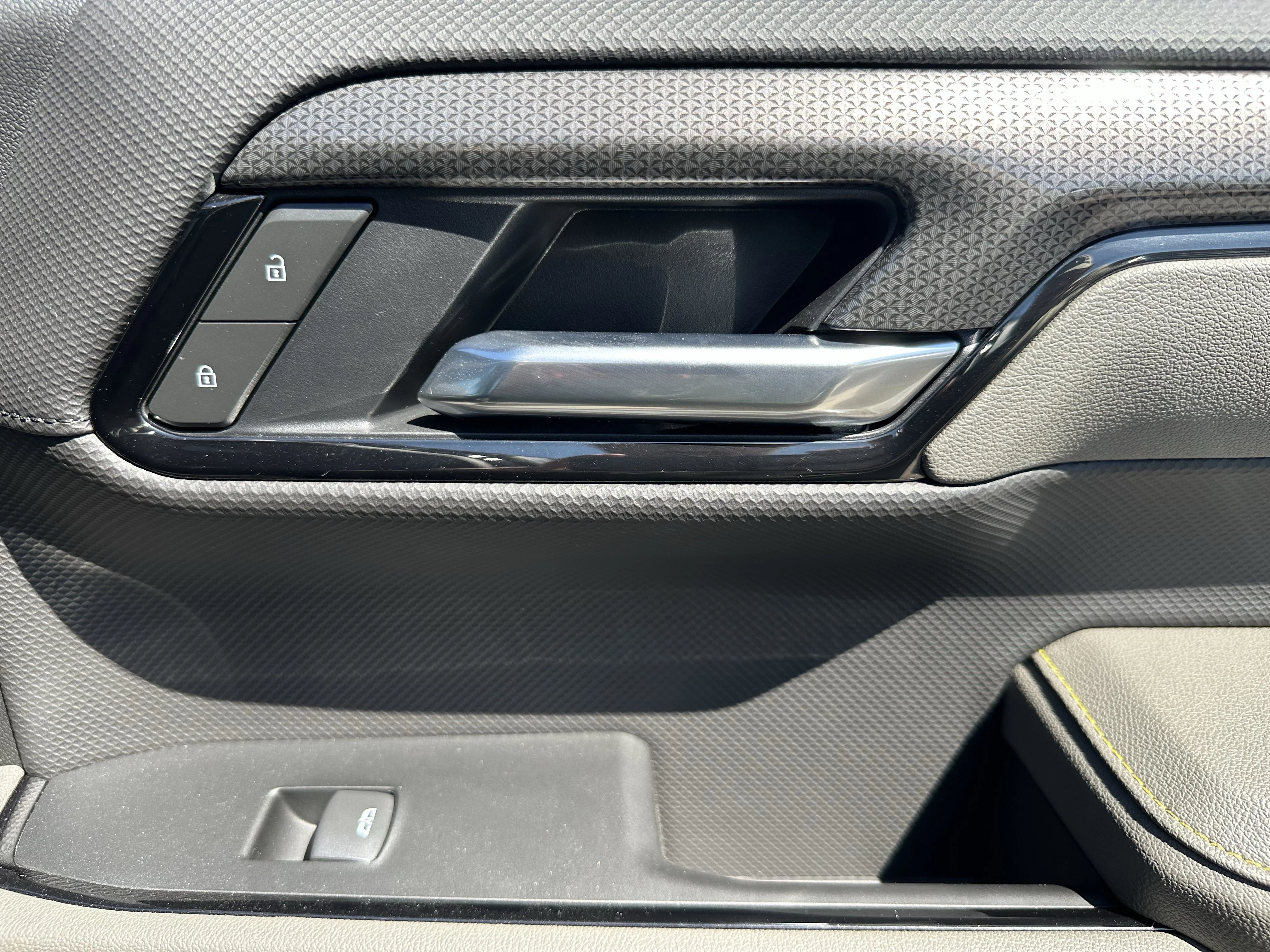 Certified Used 2025  Chevrolet ZR2 image 22