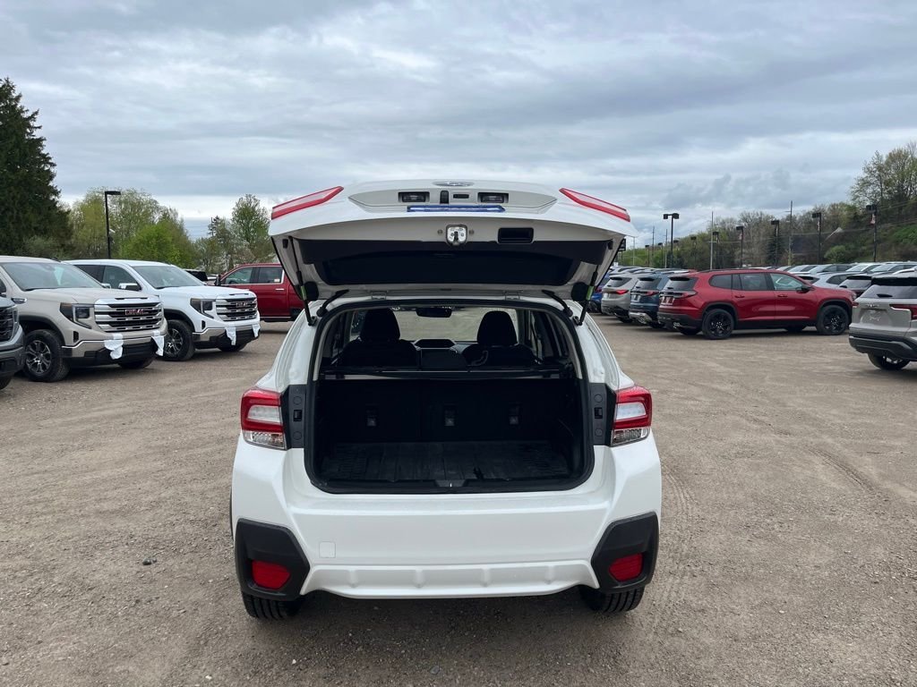 Used 2019 Crystal White Pearl Subaru 2.0i Premium image 10