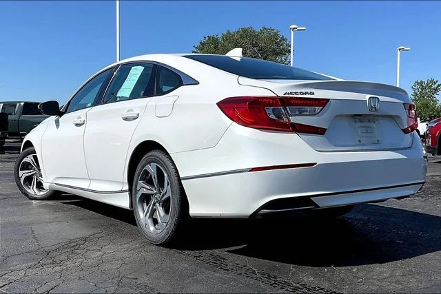Used 2018  Honda EX-L image 3