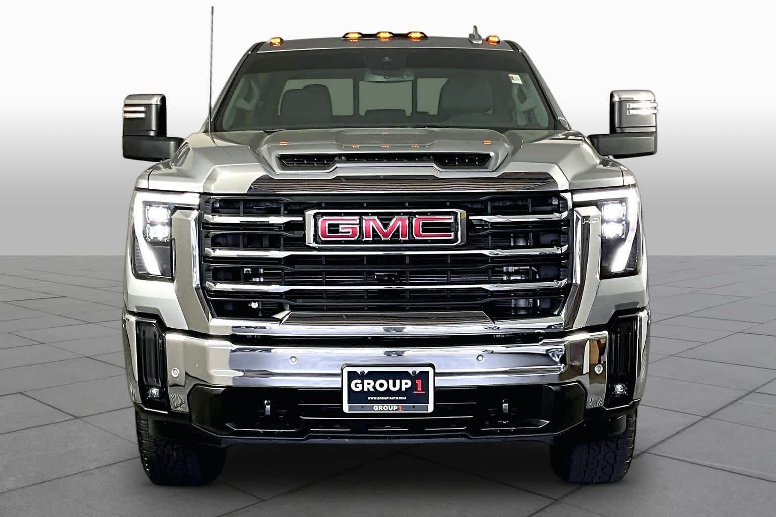Certified Used 2025 Sterling Metallic GMC SLT image 4