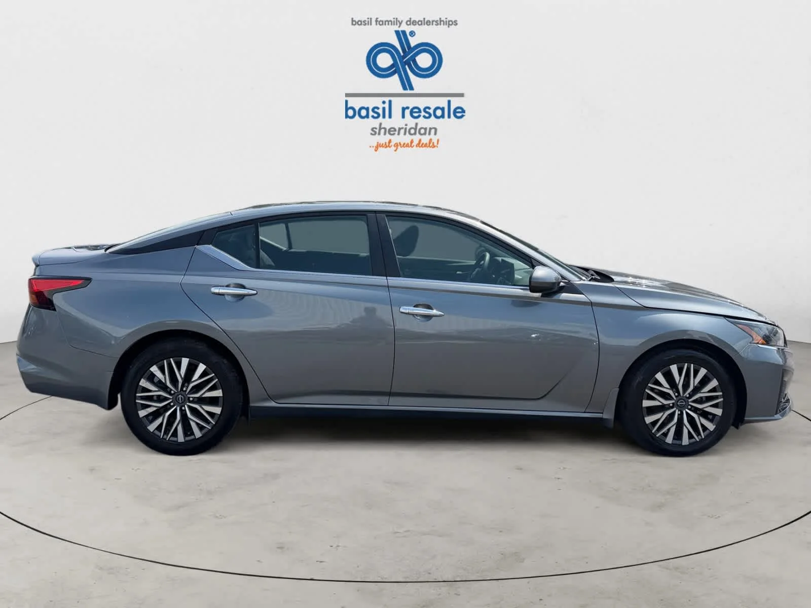 Used 2024 Gun Metallic Nissan 2.5 SV image 8