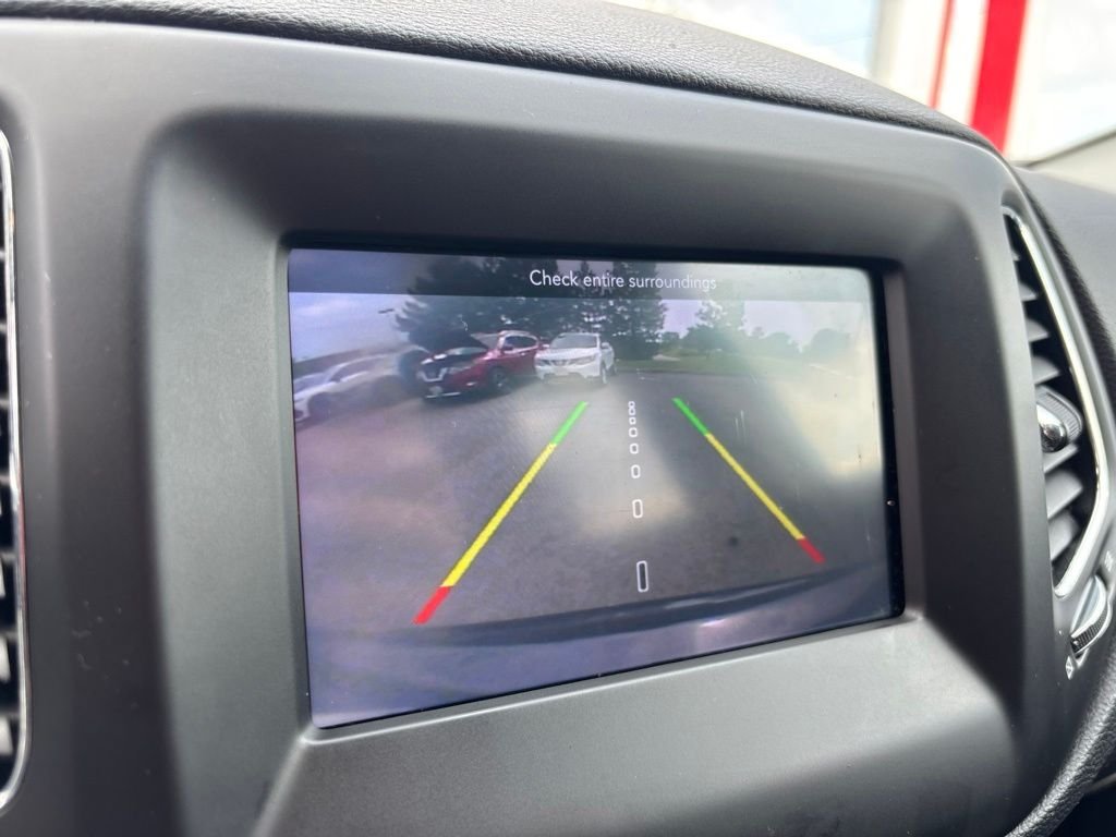 Used 2017 Gray Jeep Latitude image 25