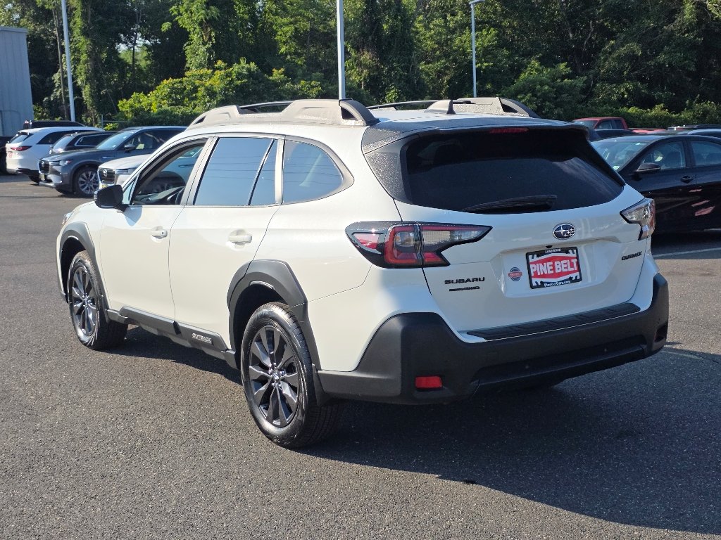 Used 2025 Crystal White Pearl Subaru Onyx Edition image 13