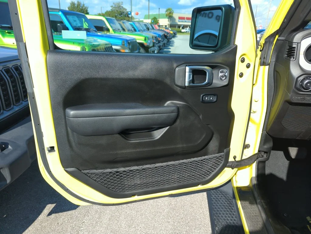 Used 2024 Yellow Jeep Sport S image 17
