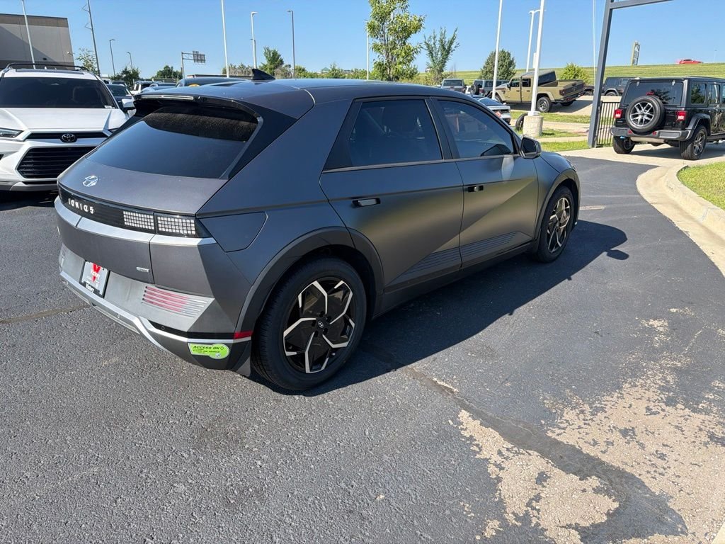 Used 2023 Gray Hyundai SEL image 7