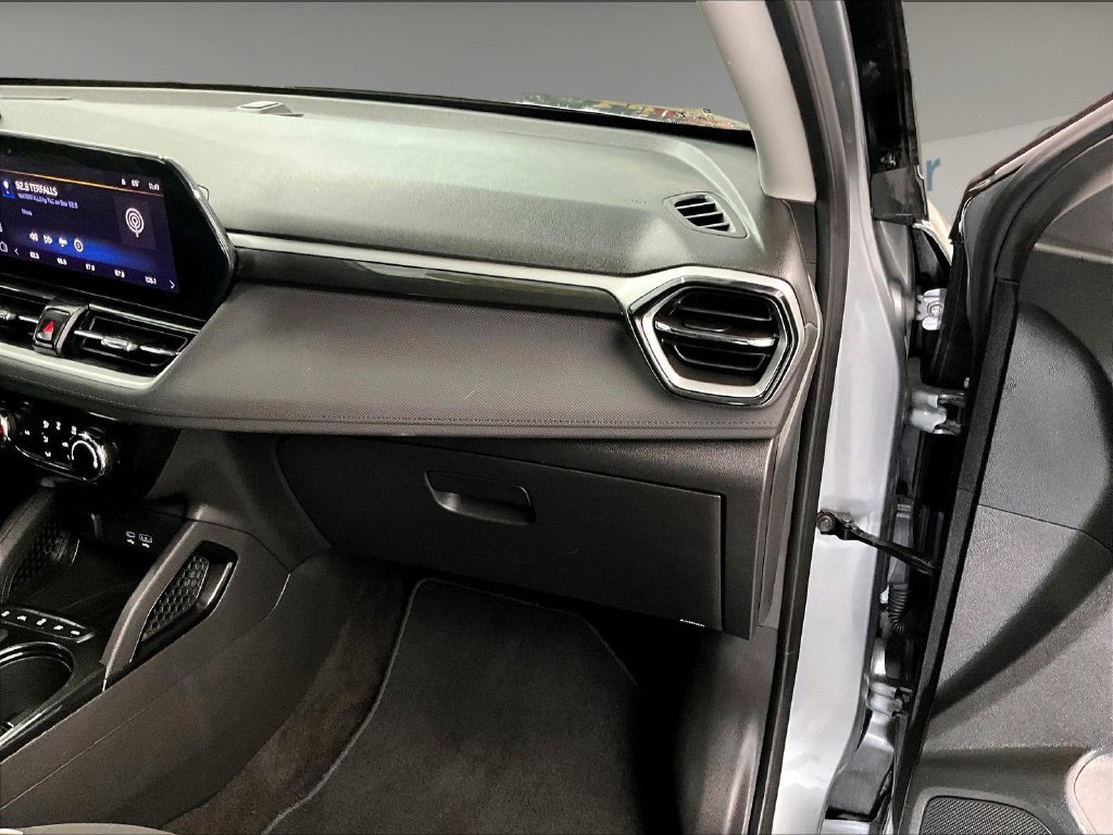 Used 2025 Gray Chevrolet LT image 13