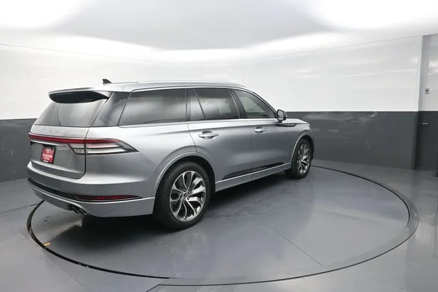 Used 2022 Silver Lincoln Grand Touring image 20