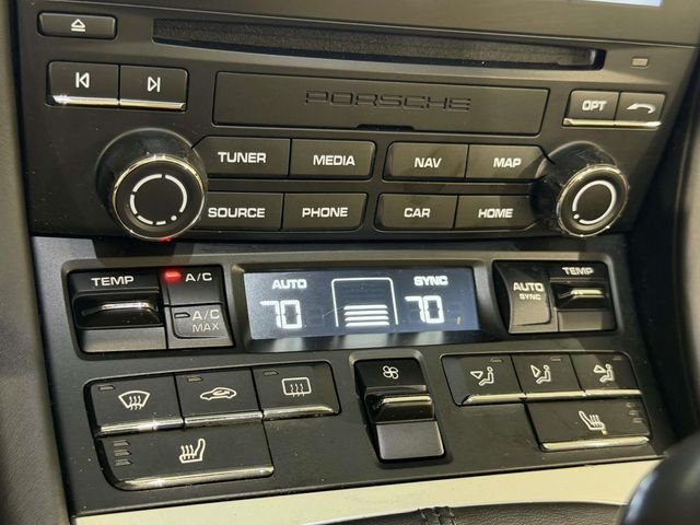Used 2017 White Porsche Carrera 4S image 31