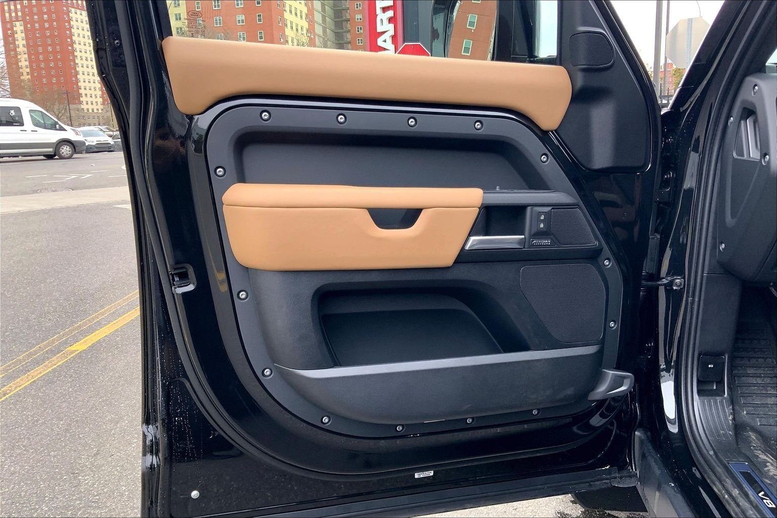 New 2026 Santorini Black Land Rover V8 image 10