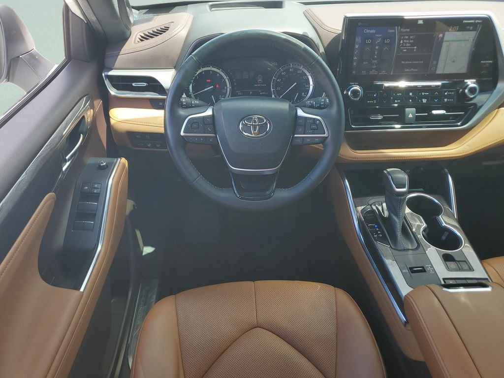 Used 2022 Beige Toyota Platinum image 12