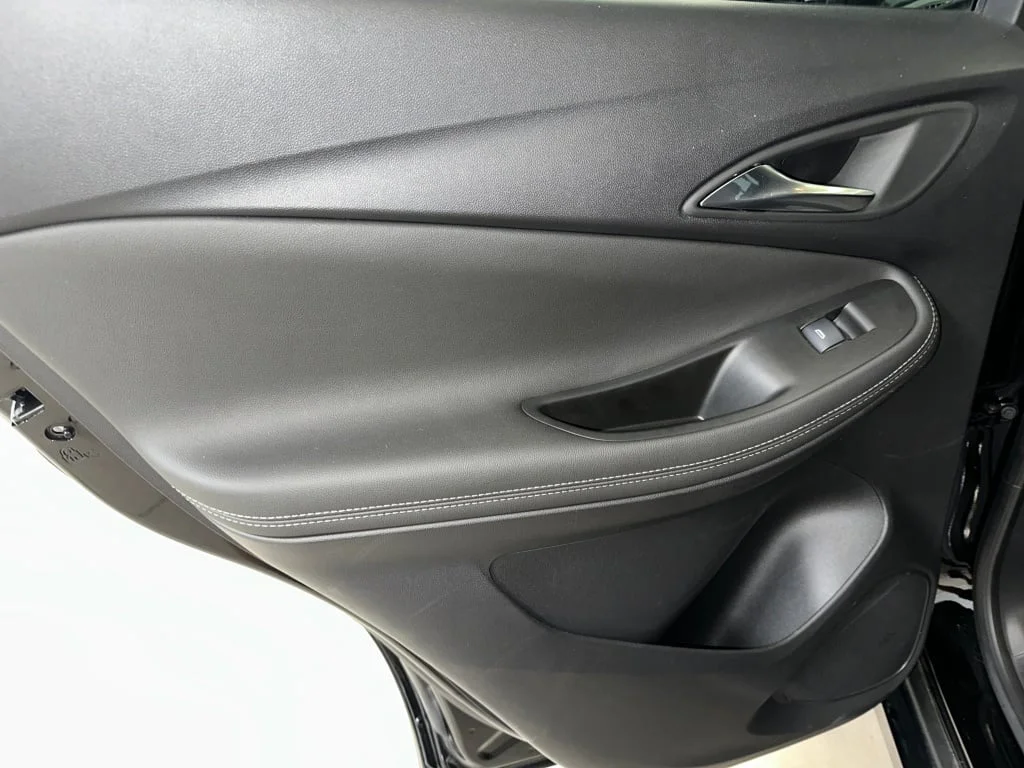 Used 2023 Ebony Twilight Metallic Buick Select image 19