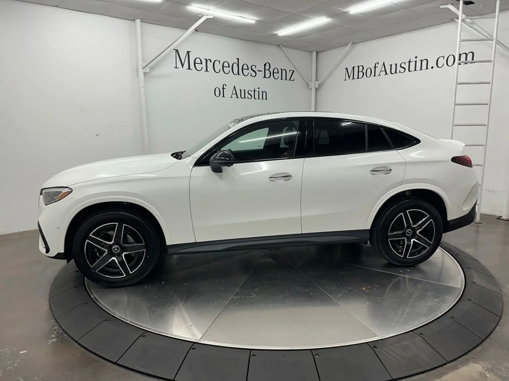 New 2027 White Mercedes-Benz GLC 300 image 4
