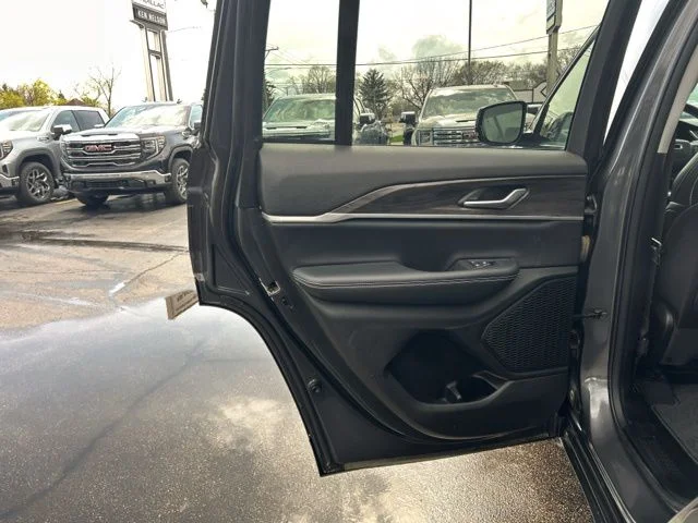 Used 2024 Gray Jeep Limited image 18