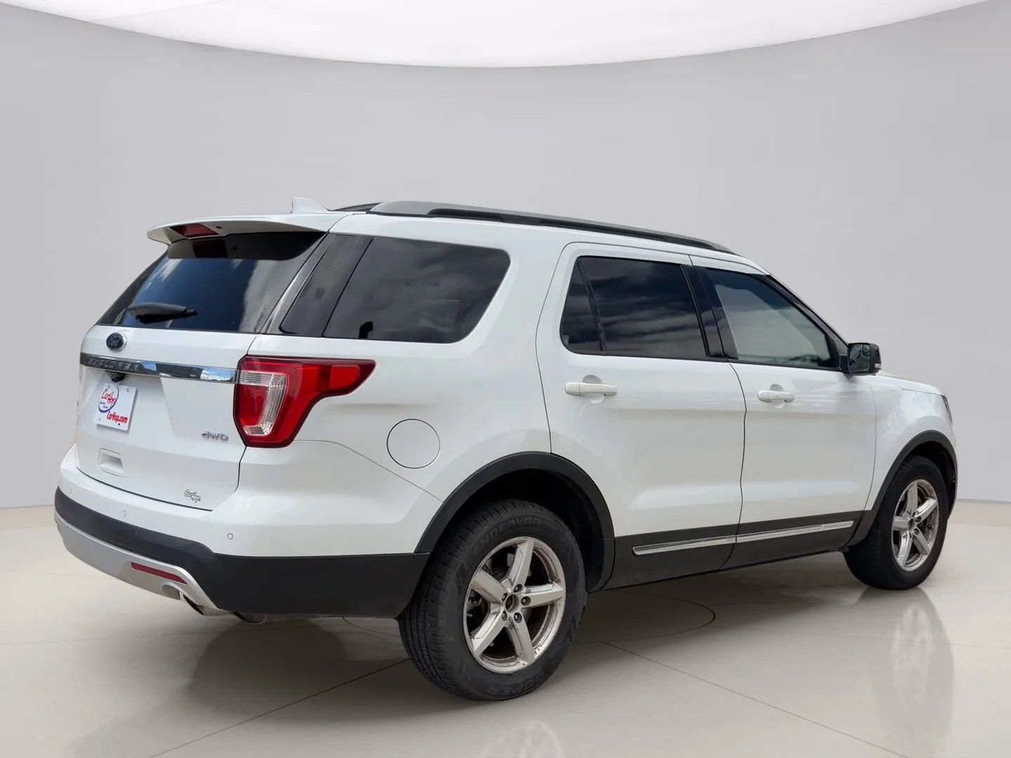 Used 2017 White Ford XLT image 5