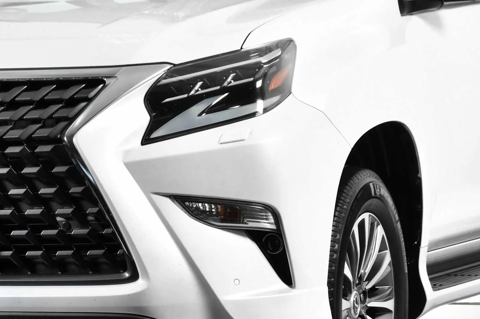 Used 2023 Eminent White Pearl Lexus Luxury image 11