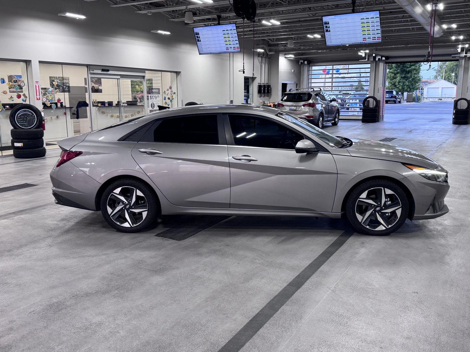 Certified Used 2023 Fluid Metal Hyundai Limited image 10