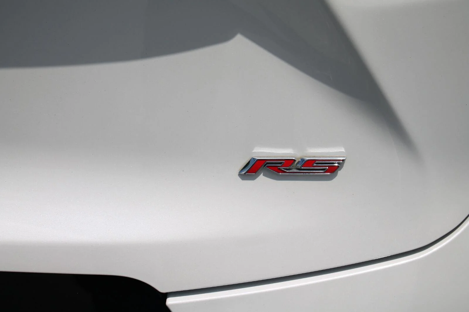 Used 2025 Iridescent Pearl Tricoat Chevrolet RS image 35