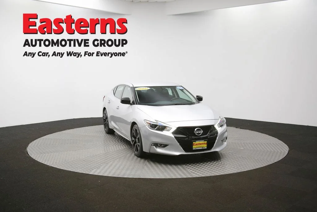 Used 2018 Silver Nissan 3.5 S image 50