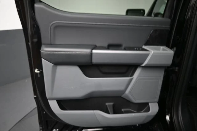 Used 2023 Black Ford XLT image 23
