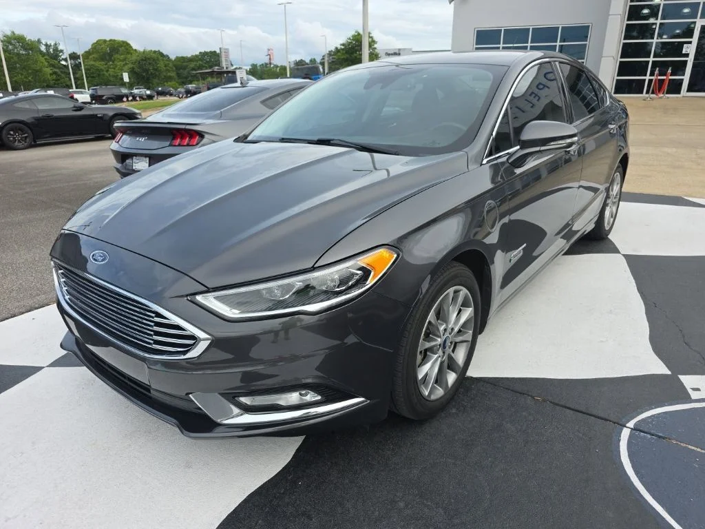 2017 Ford Fusion Plug-In Hybrid SE Luxury's photo