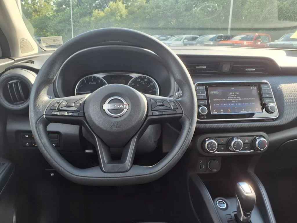 2025 Nissan KICKS PLAY Base - Photo 12