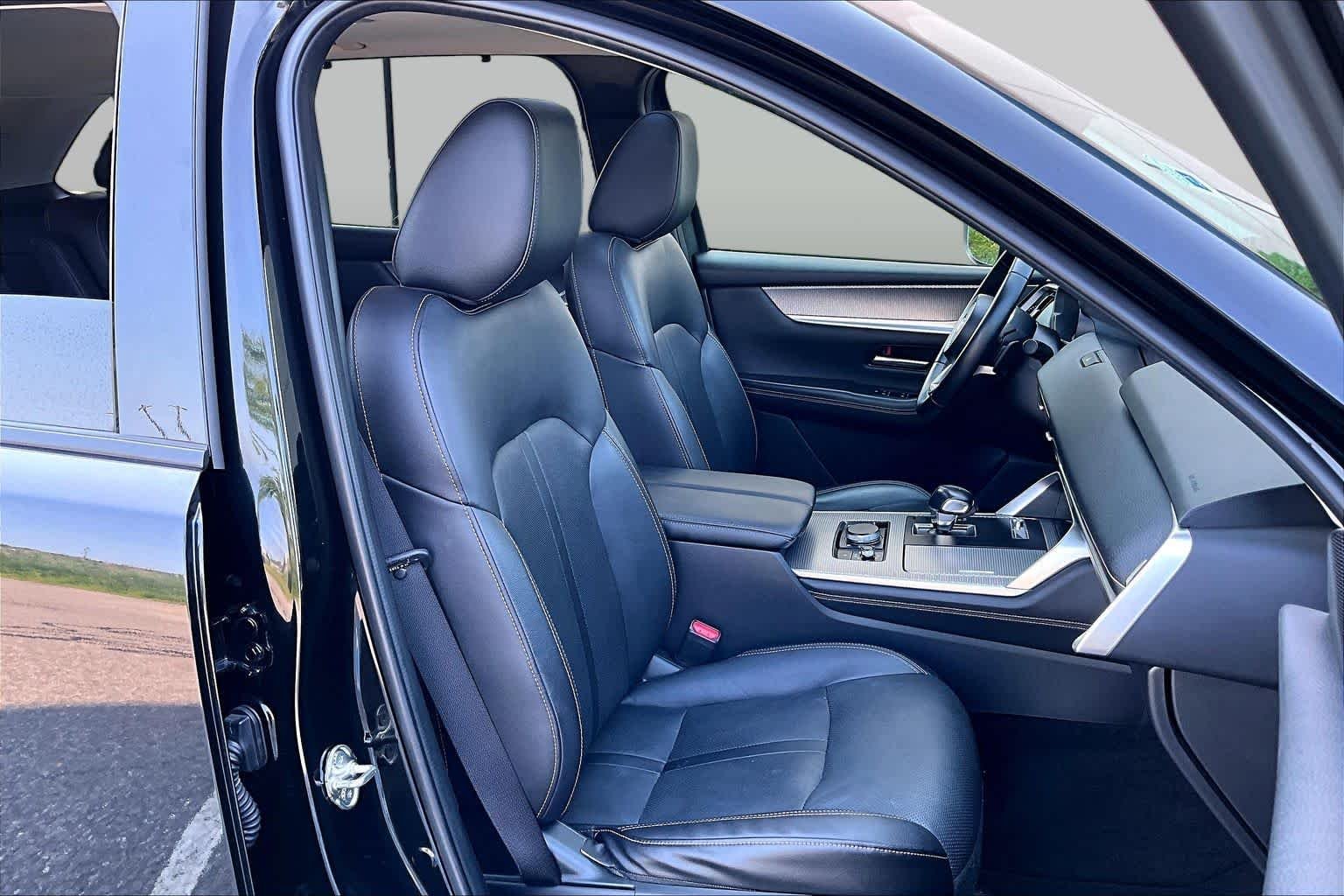 Used 2025 Jet Black Mica Mazda Preferred Package image 8
