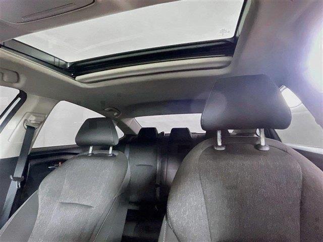 Used 2025 Platinum White Pearl Honda SE image 11