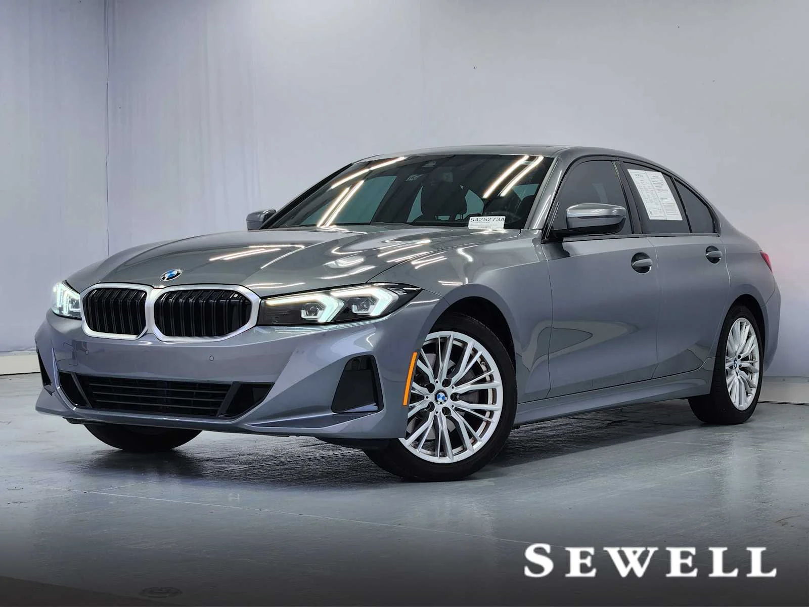 2023 BMW 3 Series 330i Sedan's photo