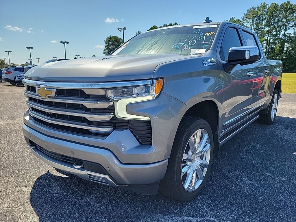 Used 2023 Gray Chevrolet High Country image 3