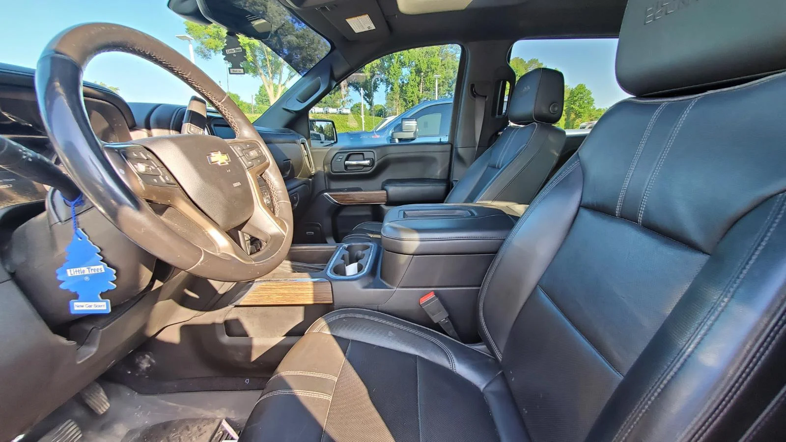 Used 2019 BLACK Chevrolet High Country image 3